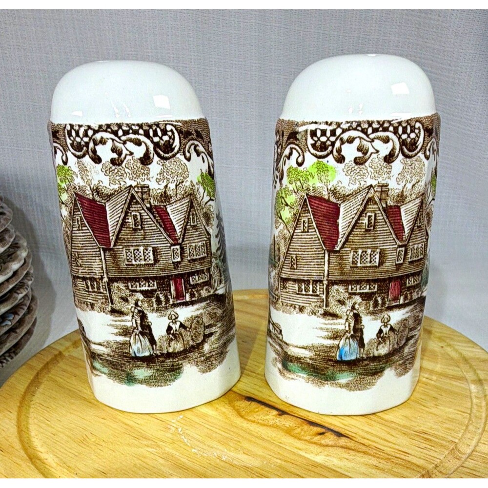 Johnson Brothers Heritage Hall Colonial Overhang Salt & Pepper Shakers Set 4411